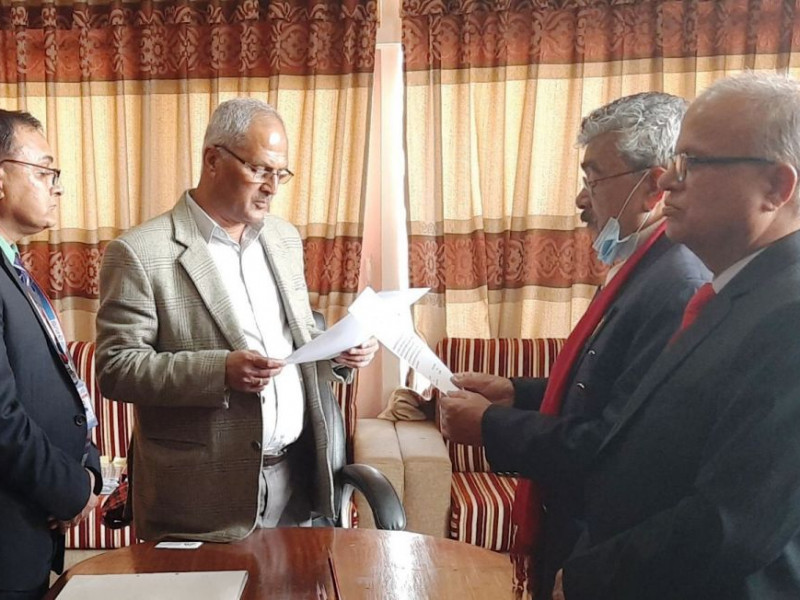 महालक्ष्मी लाइफ इन्स्योरेन्सका नवनिर्वाचित अध्यक्ष शर्माले लिए शपथ